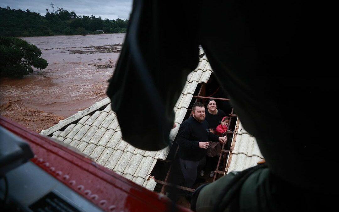 Em situações de desastre climático, como a do Rio Grande do Sul, as crianças são as que mais ficam expostas à vulnerabilidade